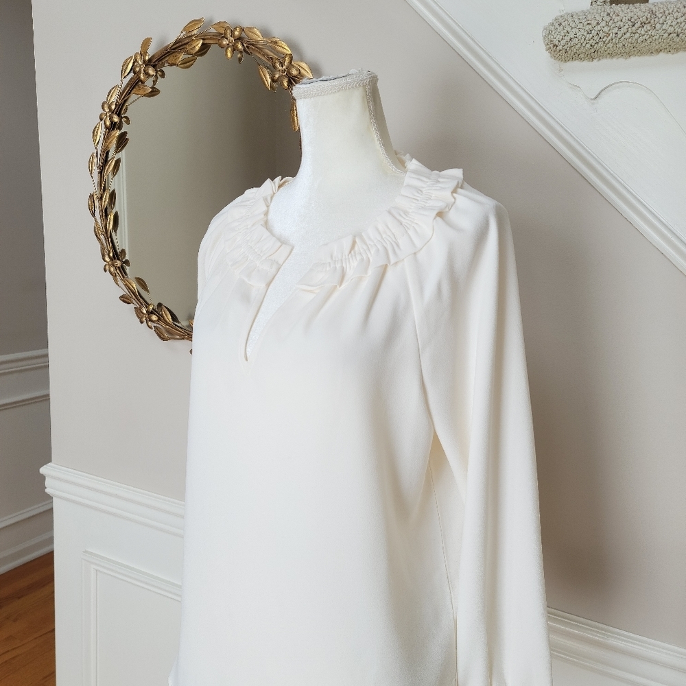 🆕 J Crew Drapey Ruffleneck Top Blouse Ivory small - Picture 2 of 3